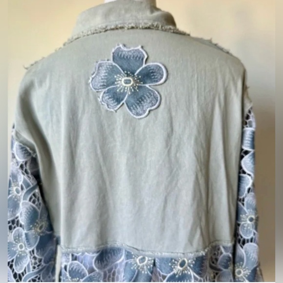 POL The most amazing oversized floral lace hem button down shirt shacket - Picture 5 of 5